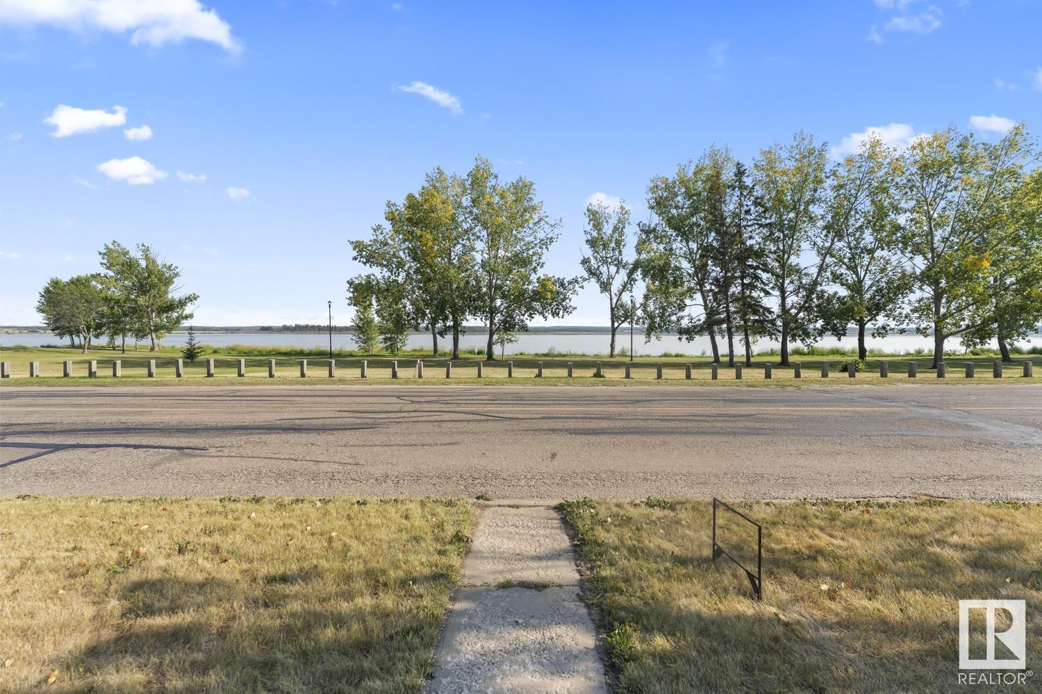 4709 Lakeshore Dr, Bonnyville Town, Alberta  T9N 1P9 - Photo 3 - E4448825