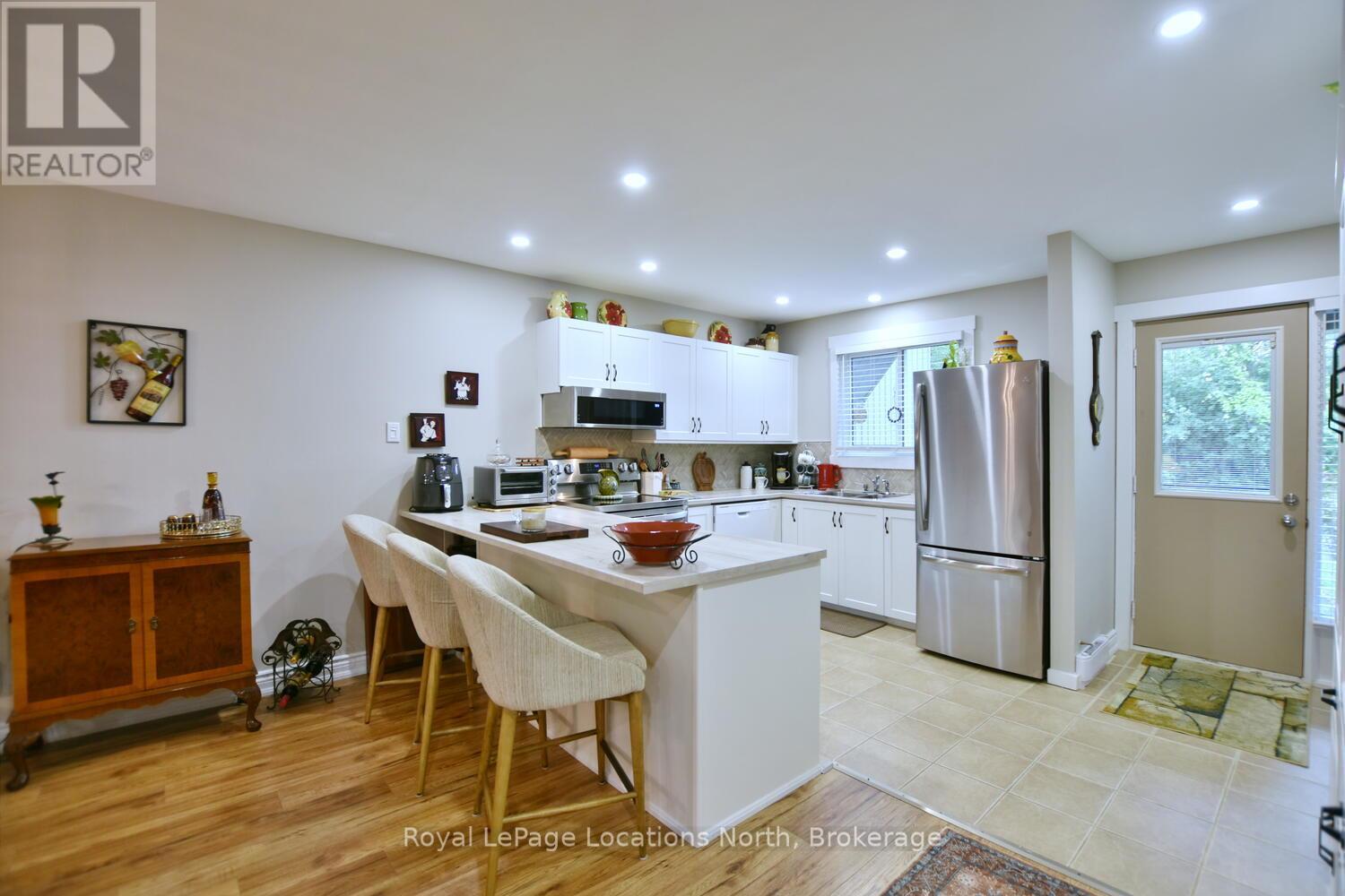 401 - 12 Dawson Drive, Collingwood, Ontario  L9Y 5B4 - Photo 14 - S12294663