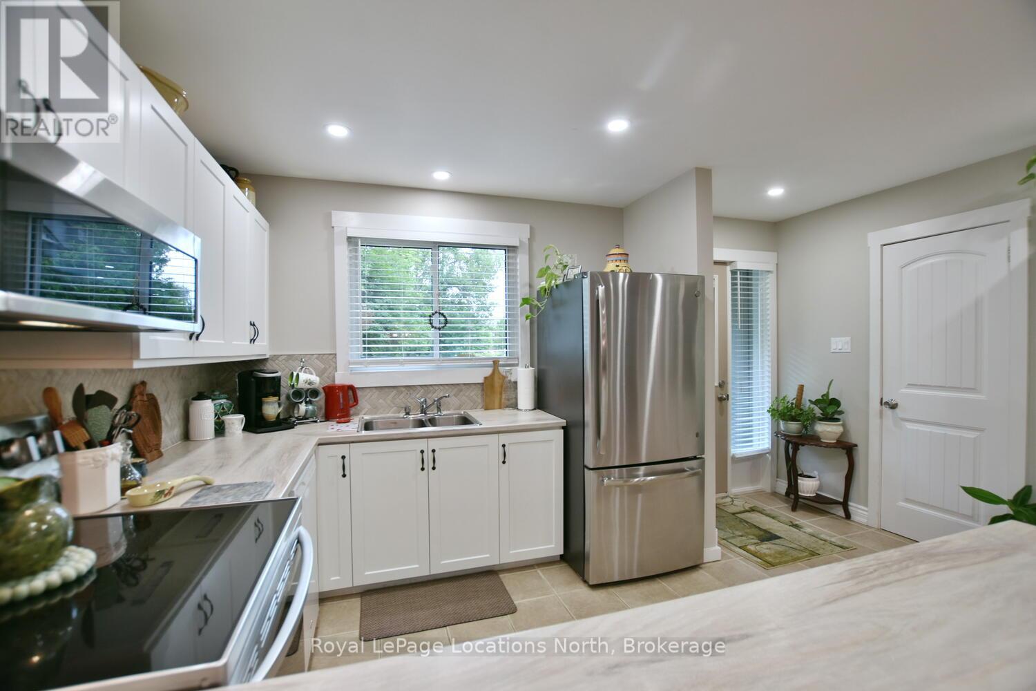 401 - 12 Dawson Drive, Collingwood, Ontario  L9Y 5B4 - Photo 18 - S12294663