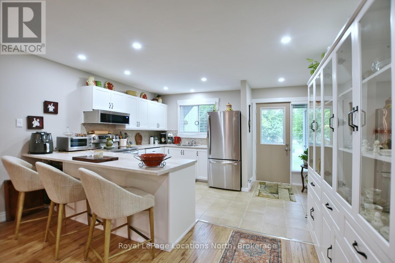 401 - 12 Dawson Drive, Collingwood, Ontario  L9Y 5B4 - Photo 16 - S12294663