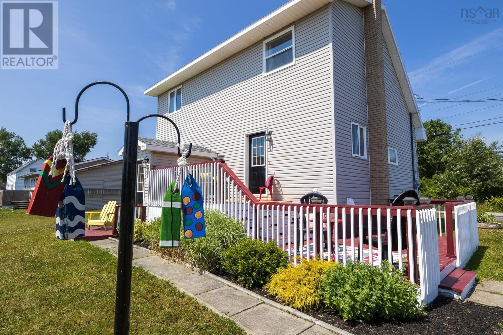50 Duncan Street, Glace Bay, Nova Scotia  B1A 2L6 - Photo 3 - 202518075