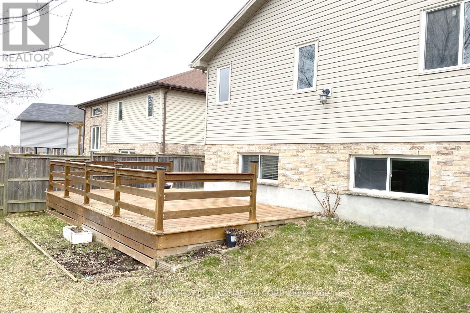 1020 Hanson Crescent, London North, Ontario  N6G 0B9 - Photo 18 - X12296401