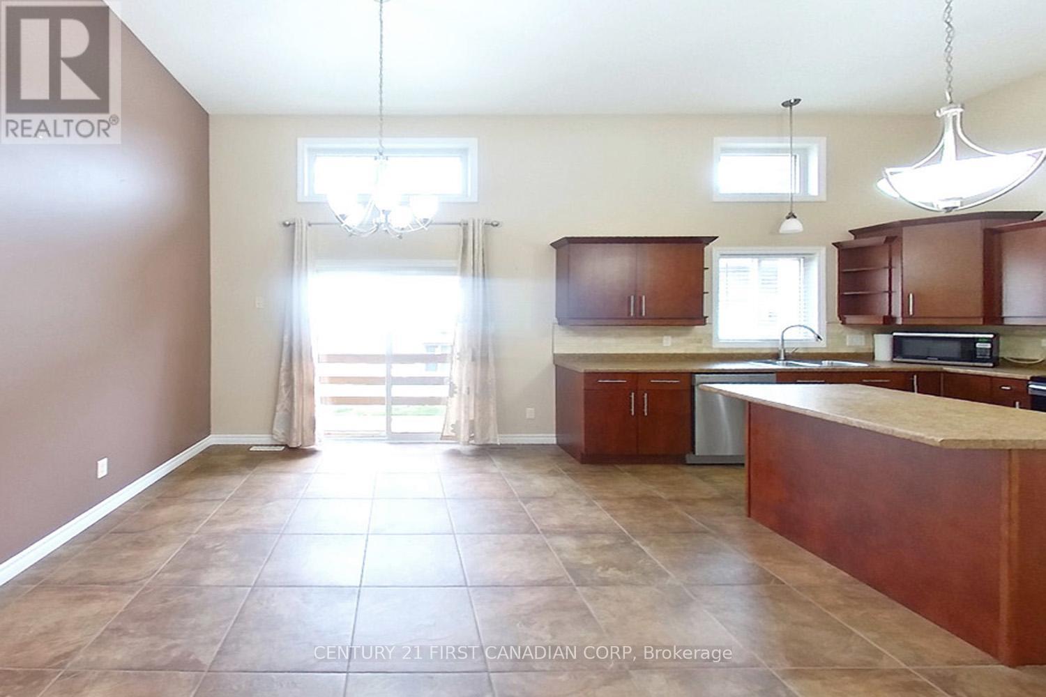 1020 Hanson Crescent, London North, Ontario  N6G 0B9 - Photo 4 - X12296401