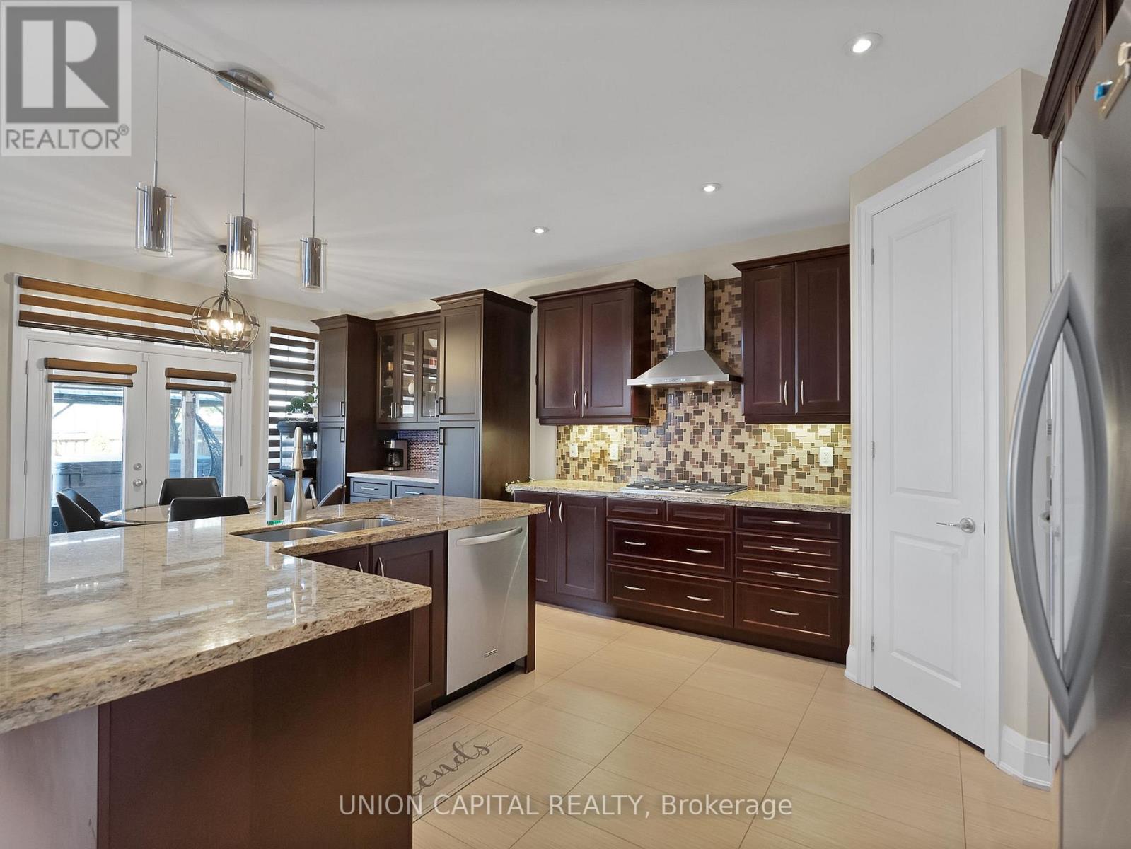 7 Legendary Circle, Brampton, Ontario  L6Y 0R9 - Photo 10 - W12296394