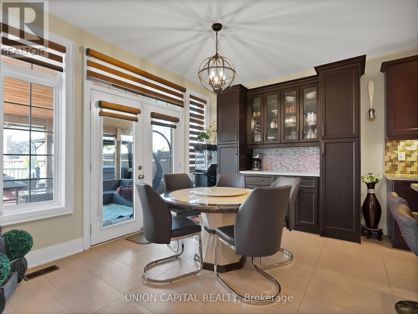 7 Legendary Circle, Brampton, Ontario  L6Y 0R9 - Photo 12 - W12296394