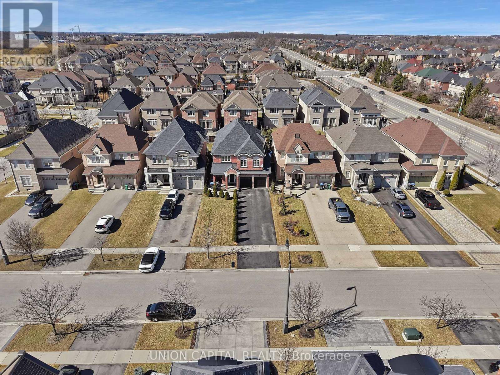 7 Legendary Circle, Brampton, Ontario  L6Y 0R9 - Photo 30 - W12296394
