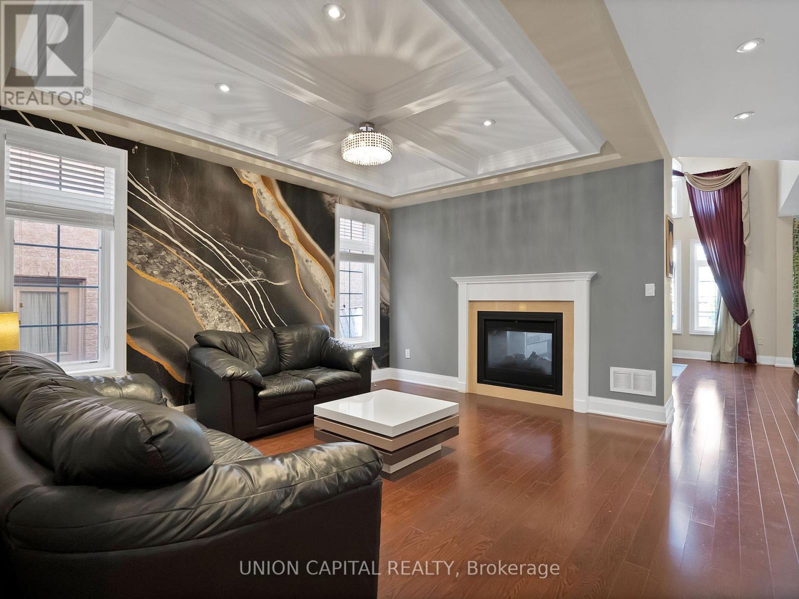 7 Legendary Circle, Brampton, Ontario  L6Y 0R9 - Photo 6 - W12296394
