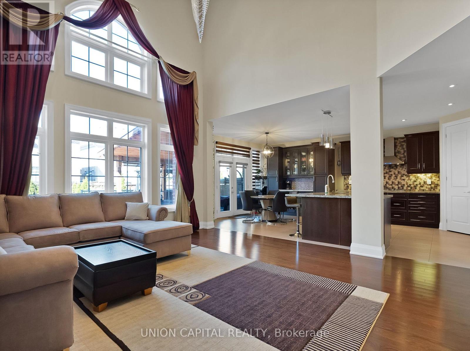 7 Legendary Circle, Brampton, Ontario  L6Y 0R9 - Photo 9 - W12296394