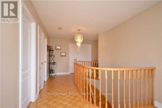 3557 Old Orchard Park Drive, Mississauga, Ontario  L5B 4E3 - Photo 10 - W12296424