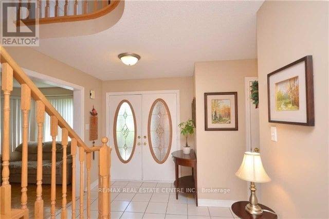 3557 Old Orchard Park Drive, Mississauga, Ontario  L5B 4E3 - Photo 2 - W12296424