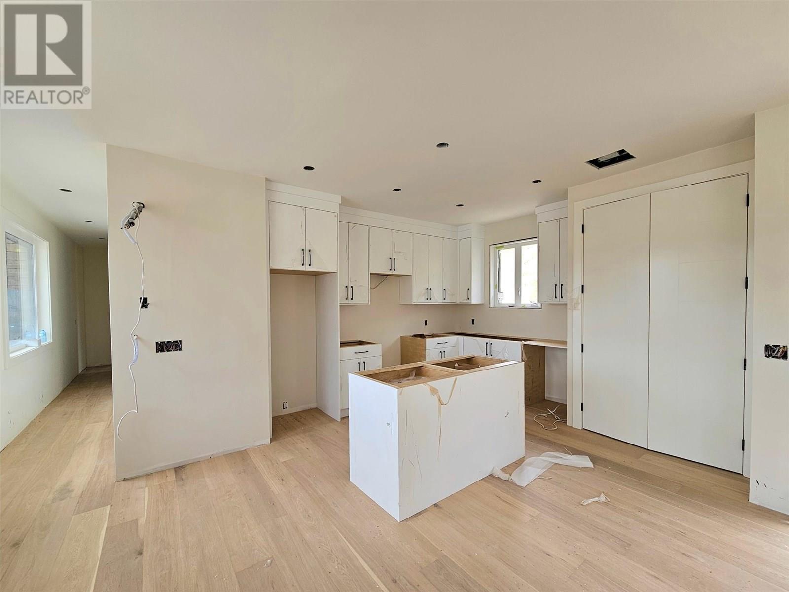 1122 Carnoustie Drive, Kelowna, British Columbia  V1P 0A3 - Photo 8 - 10329424