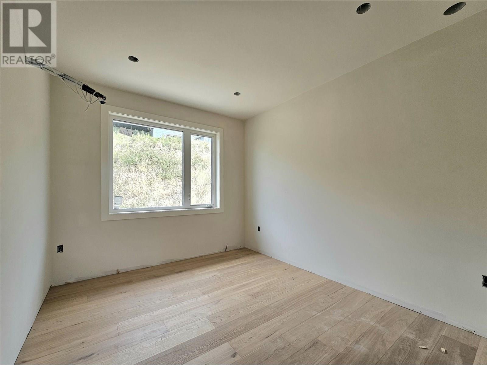 1122 Carnoustie Drive, Kelowna, British Columbia  V1P 0A3 - Photo 9 - 10329424