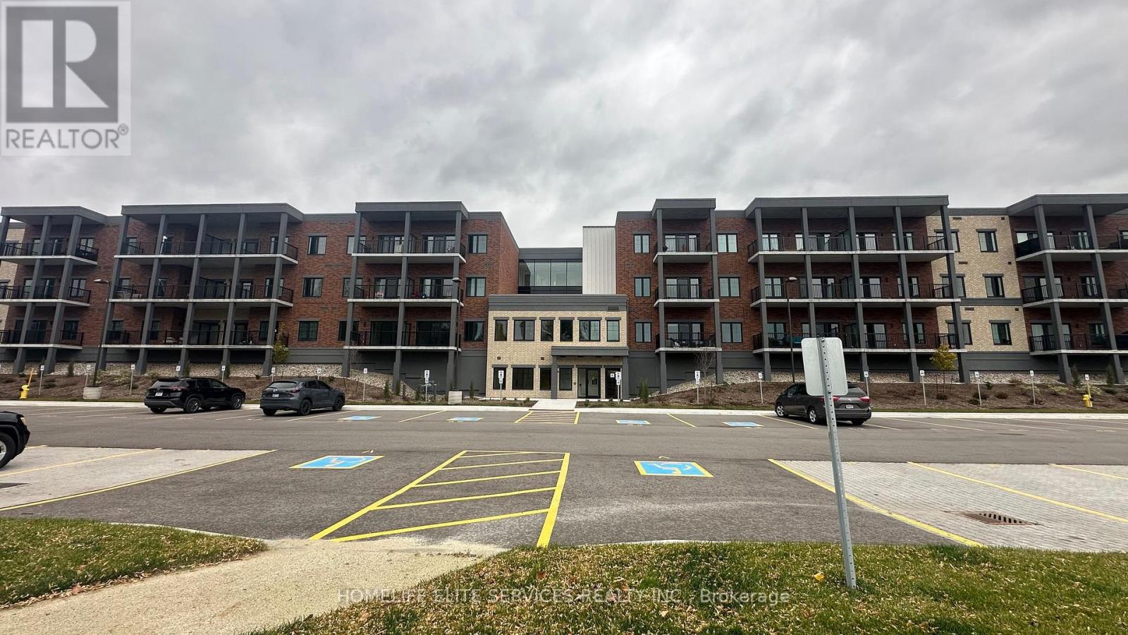 306 - 121 Mary Street, Clearview (Creemore), Ontario  L0M 1G0 - Photo 4 - S12296457