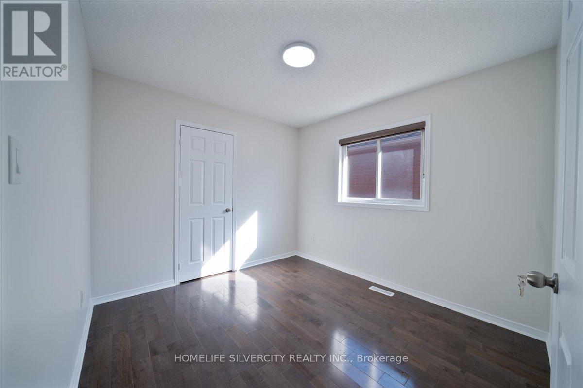 6 Bentgrass Lane, Brampton (Snelgrove), Ontario  L7A 3K2 - Photo 13 - W12296449