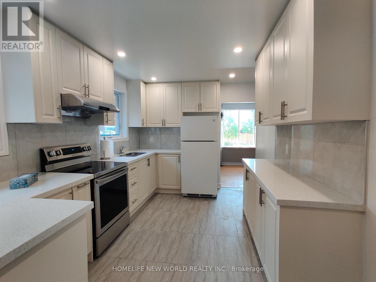 UPPER - 34 KINGLAND CRESCENT, Toronto, Ontario