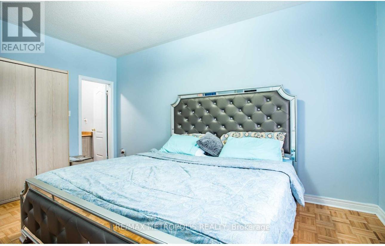 Upper - 13 Savita Road, Brampton, Ontario  L7A 3T2 - Photo 10 - W12296496