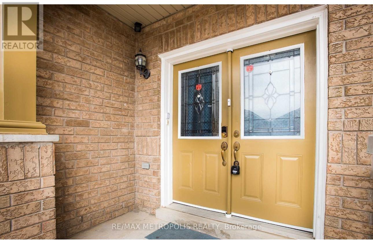 Upper - 13 Savita Road, Brampton, Ontario  L7A 3T2 - Photo 3 - W12296496
