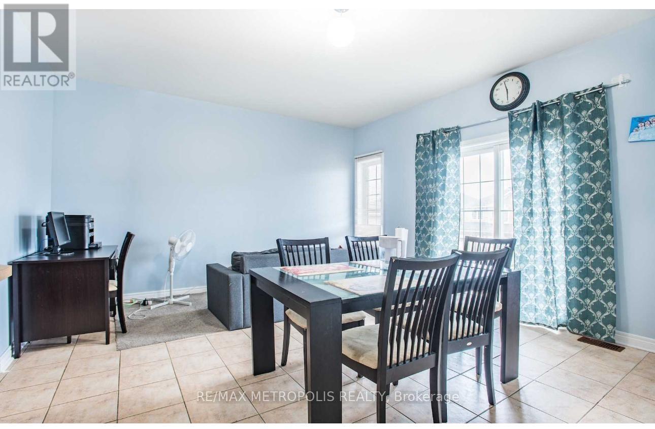 Upper - 13 Savita Road, Brampton, Ontario  L7A 3T2 - Photo 7 - W12296496