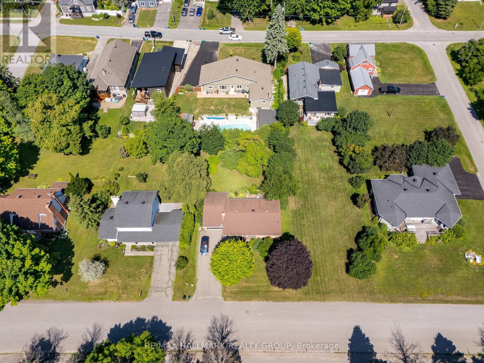 209 Curry Street, North Grenville, Ontario  K0G 1J0 - Photo 4 - X12296513