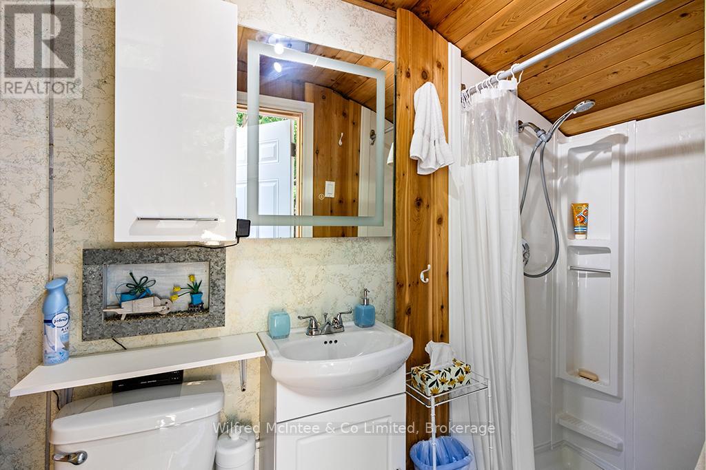 32 3rd Avenue S, Native Leased Lands, Ontario  N0H 2G0 - Photo 12 - X12296516