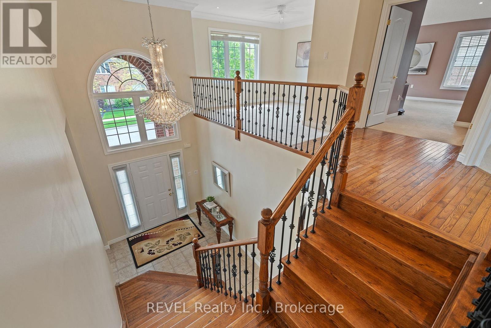Property at 42 VINIFERA DRIVE image 5