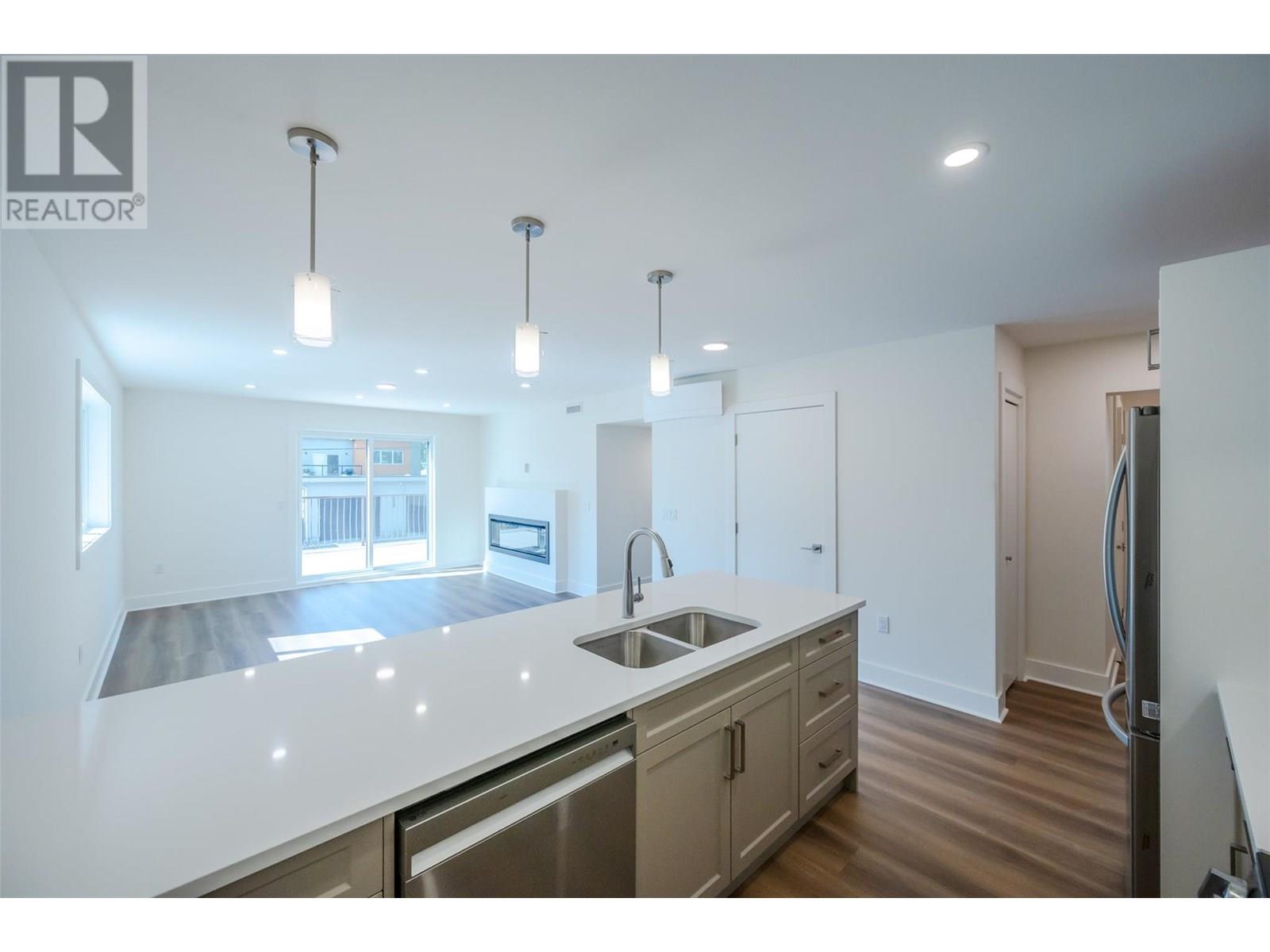 Property at 578 Lakeshore Drive Unit# 203 image 5