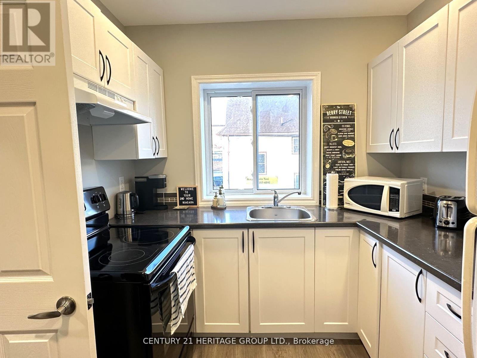 5002 Victoria Avenue, Niagara Falls (Downtown), Ontario  L2E 4C8 - Photo 35 - X12296532