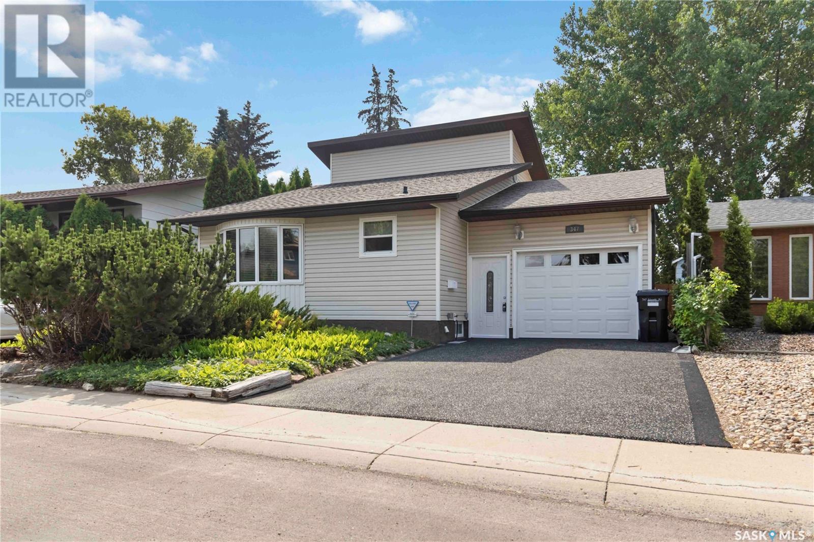 Property at 347 DELARONDE ROAD image 1