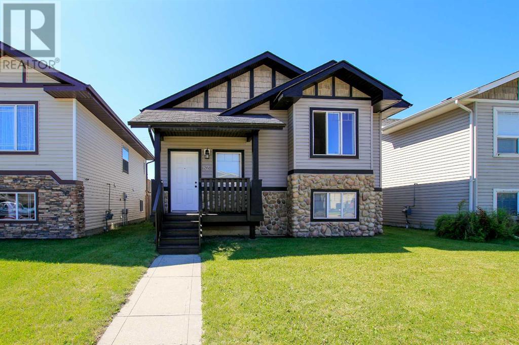 Property at 82 Ireland Crescent image 1