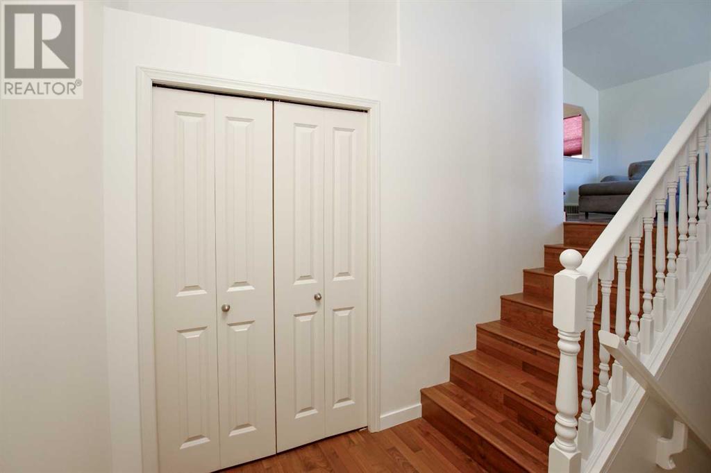 Property at 82 Ireland Crescent image 3