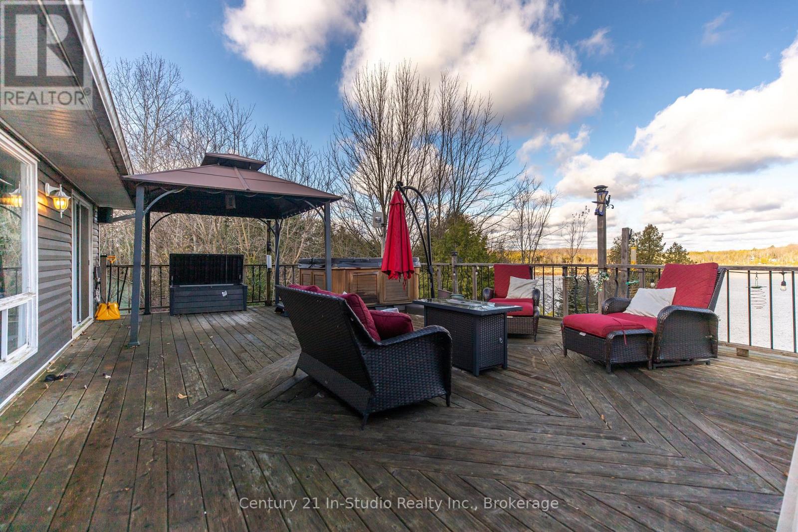 474839 Townsend Lake Road, West Grey, Ontario  N0C 1H0 - Photo 8 - X12296568