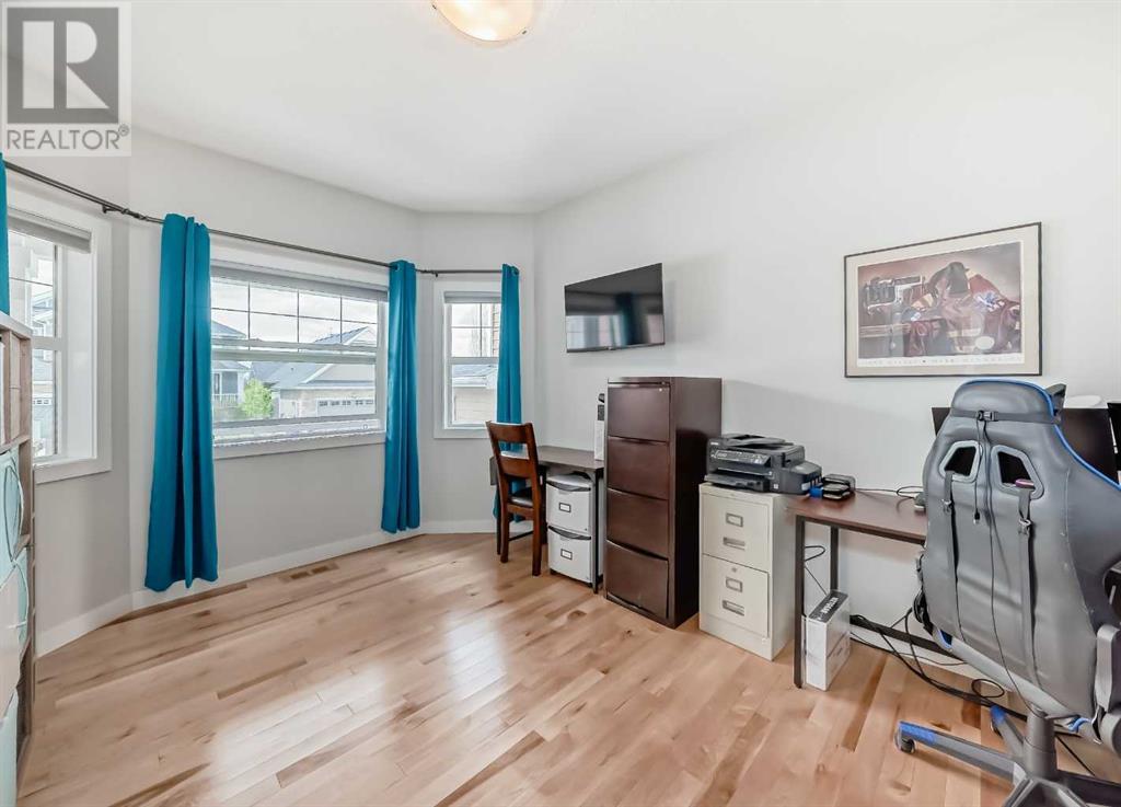 Property at 18 Ridge View Place image 4
