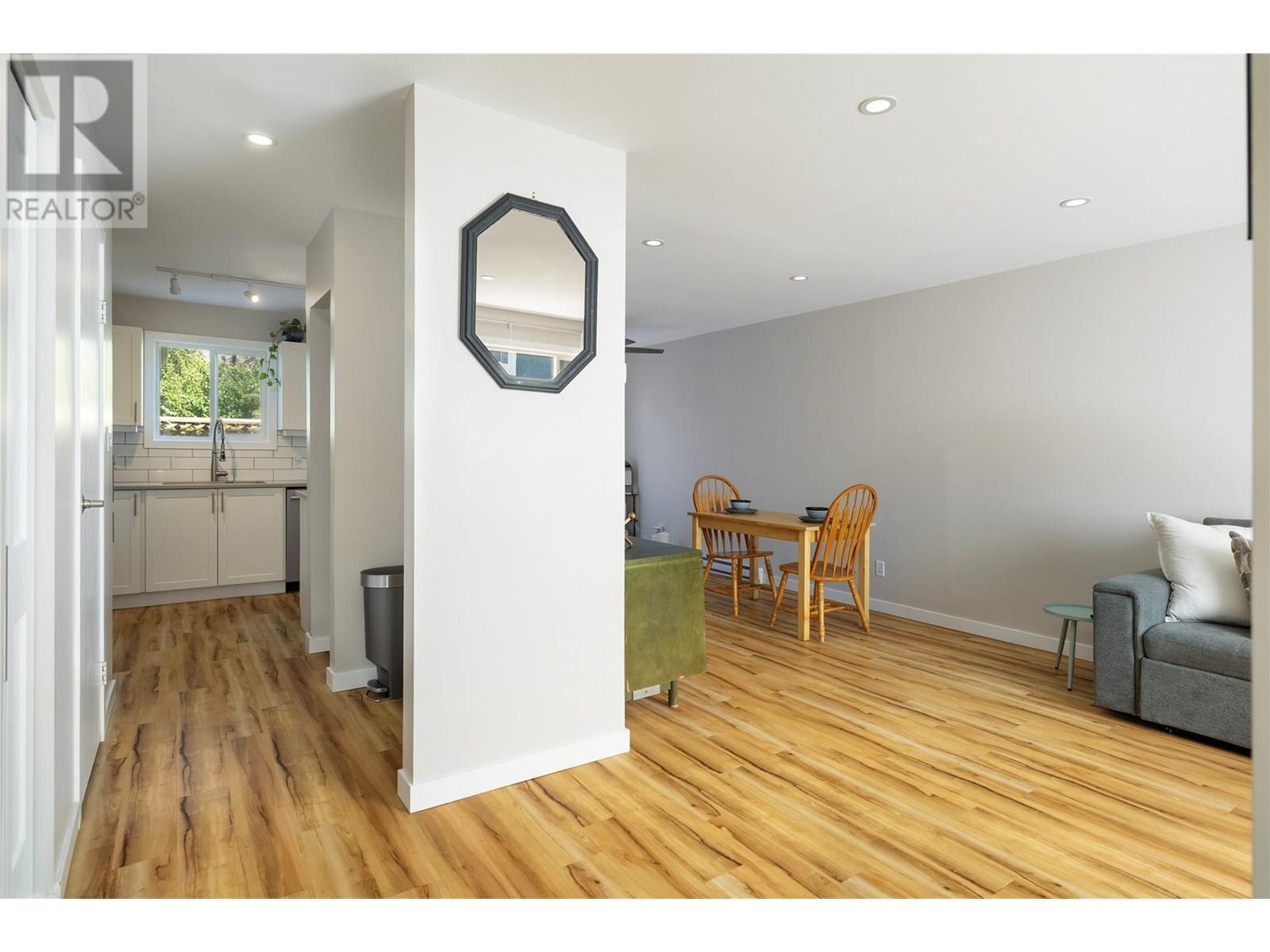 Property at 2310 36 Street Unit# 17 image 3