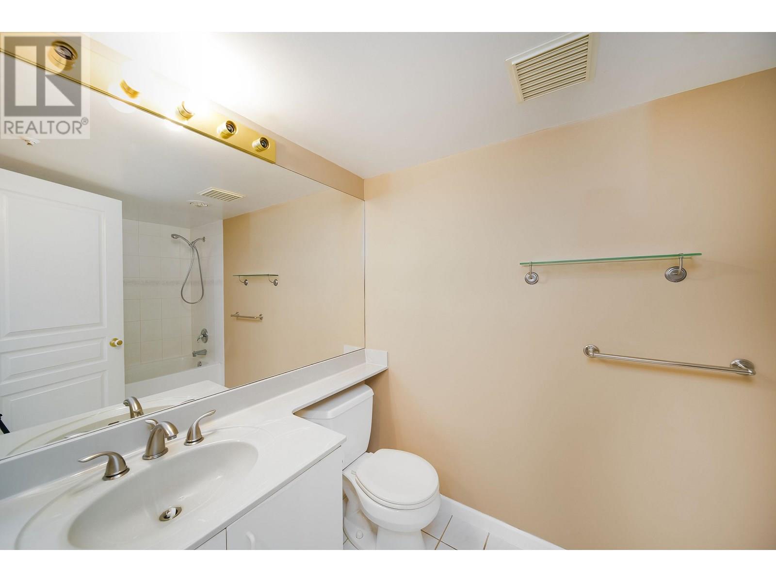 1203 3071 Glen Drive, Coquitlam, British Columbia  V3B 7R1 - Photo 24 - R3027459