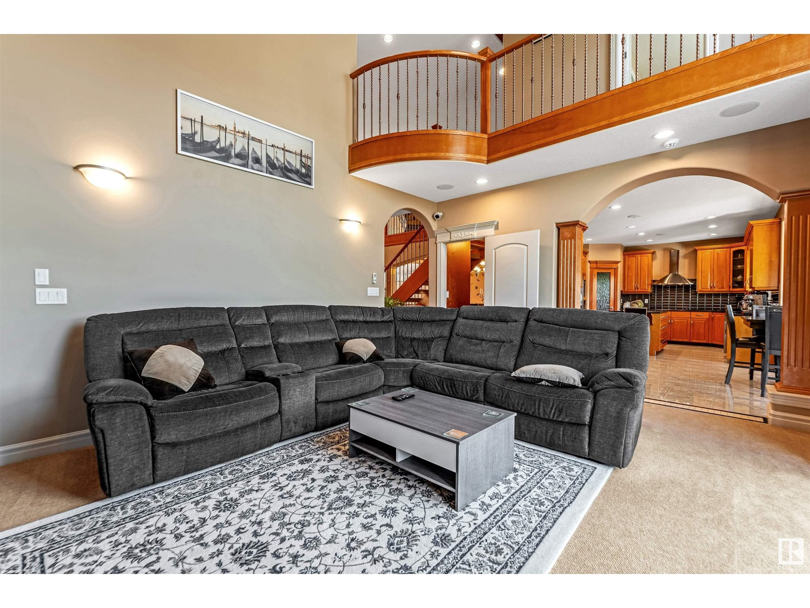 Property at 6928 14 AV SW image 4