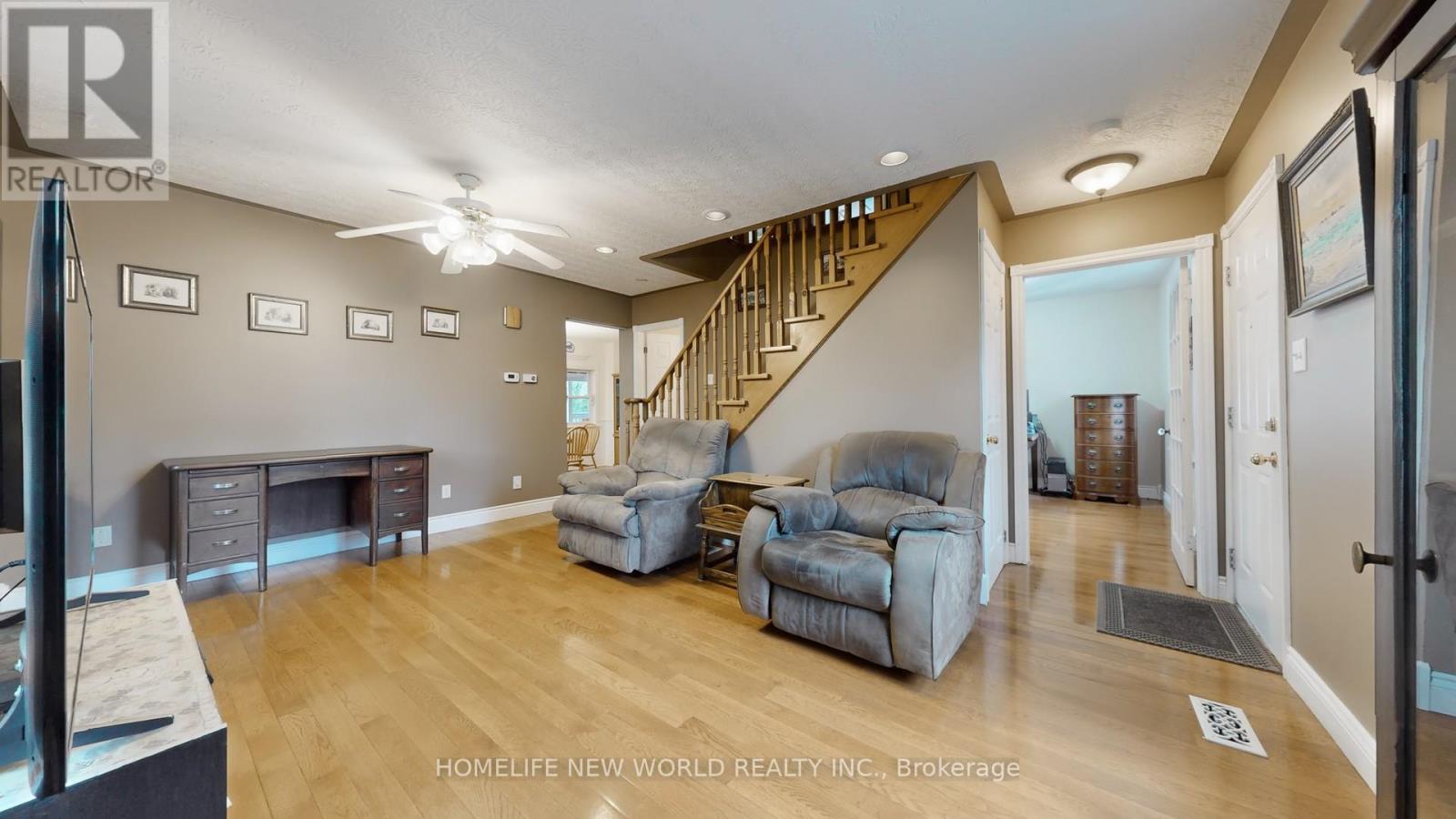 18770 Leslie Street, East Gwillimbury, Ontario  L0G 1V0 - Photo 17 - N12296601