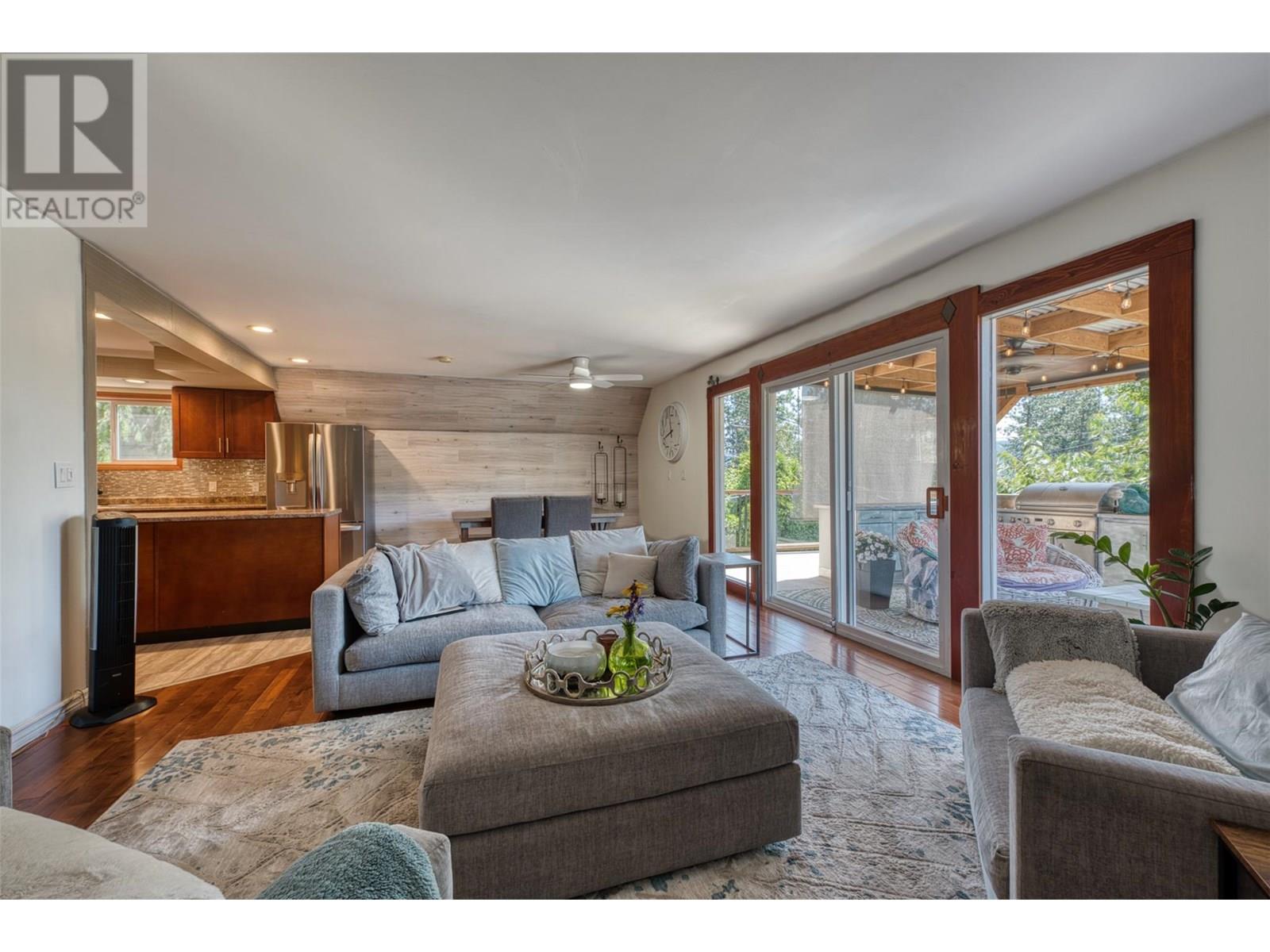10775 Pinecrest Road, Vernon, British Columbia  V1H 2C1 - Photo 6 - 10354417