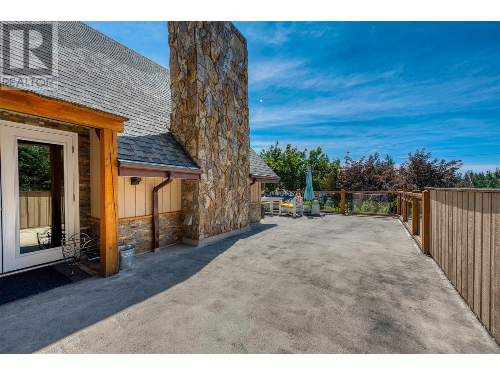 10775 Pinecrest Road, Vernon, British Columbia  V1H 2C1 - Photo 18 - 10354417