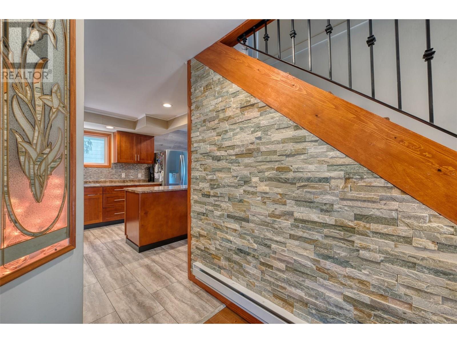 10775 Pinecrest Road, Vernon, British Columbia  V1H 2C1 - Photo 33 - 10354417