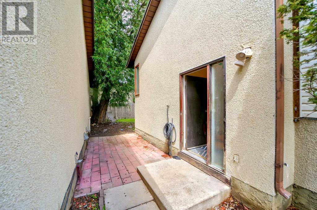 Property at 3 Columbia Place W image 5