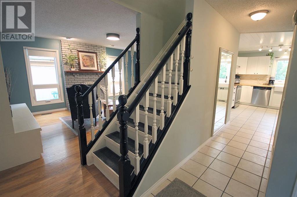Property at 75 Hawkley Valley Road NW image 2