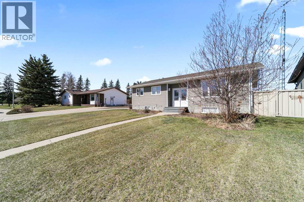 4 Meadowlark Drive, Sedgewick, Alberta  T0B 4C0 - Photo 1 - A2215396