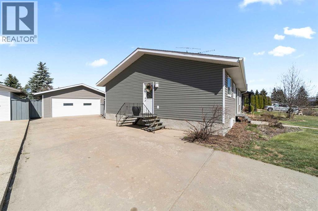 4 Meadowlark Drive, Sedgewick, Alberta  T0B 4C0 - Photo 3 - A2215396