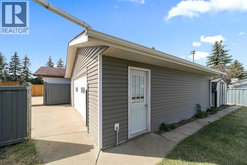 4 Meadowlark Drive, Sedgewick, Alberta  T0B 4C0 - Photo 38 - A2215396