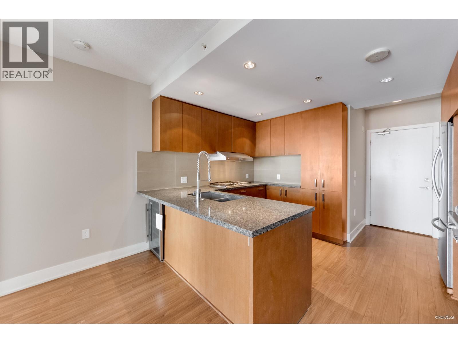 1709 3008 Glen Drive, Coquitlam, British Columbia  V3B 0J5 - Photo 11 - R3027328