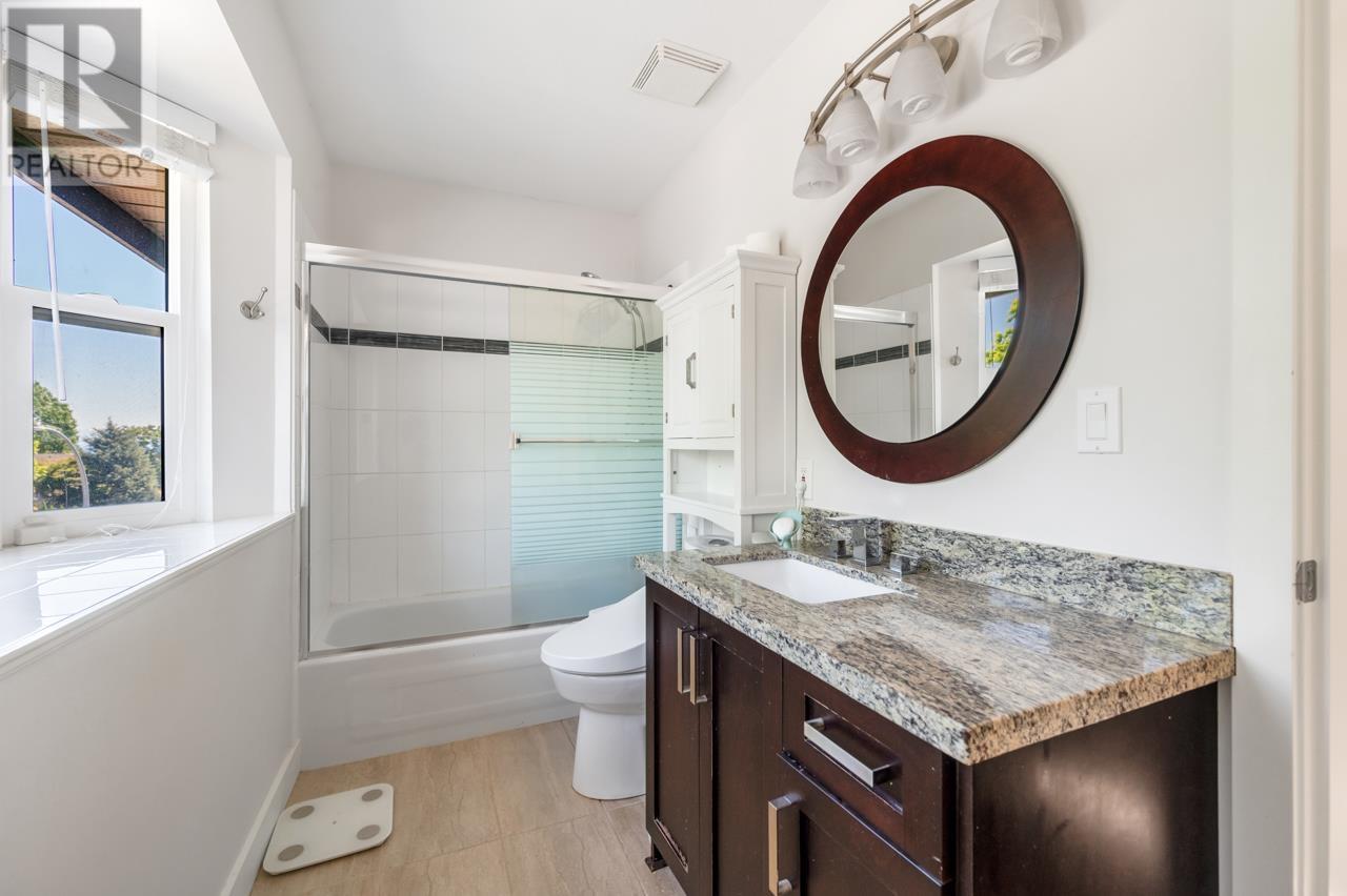 2618 Fortress Drive, Port Coquitlam, British Columbia  V3C 6A9 - Photo 2 - R3021142