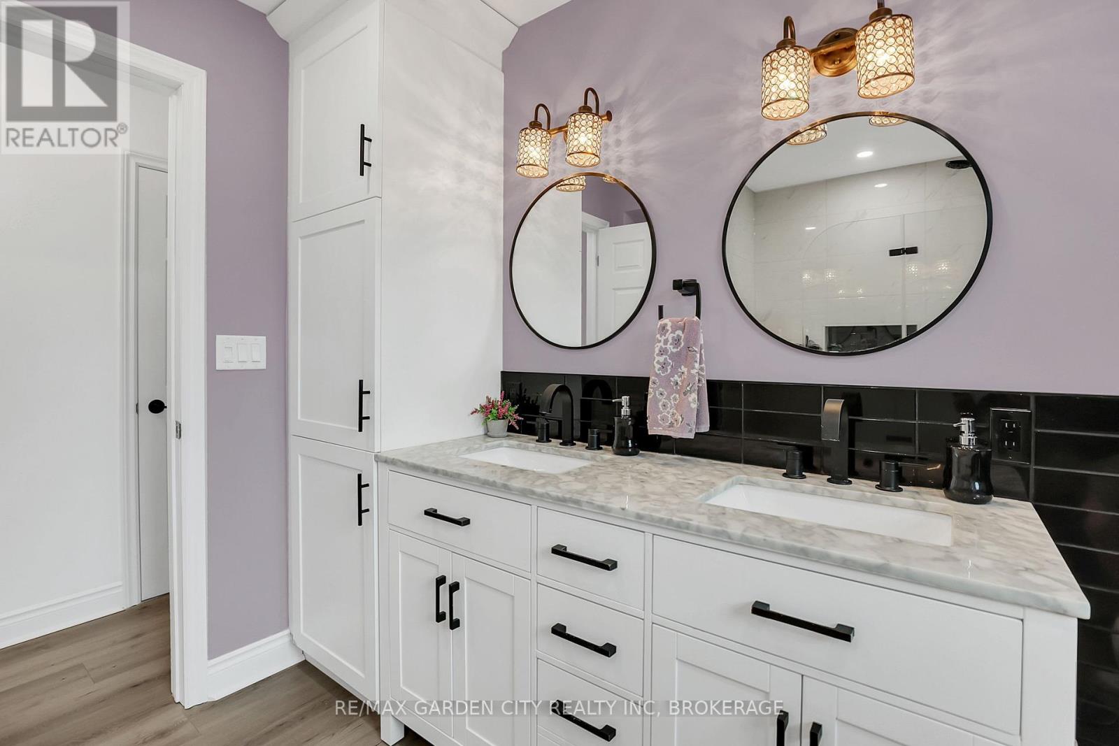 222 Ridgeway Road, Fort Erie (Crystal Beach), Ontario  L0S 1B0 - Photo 14 - X12296687