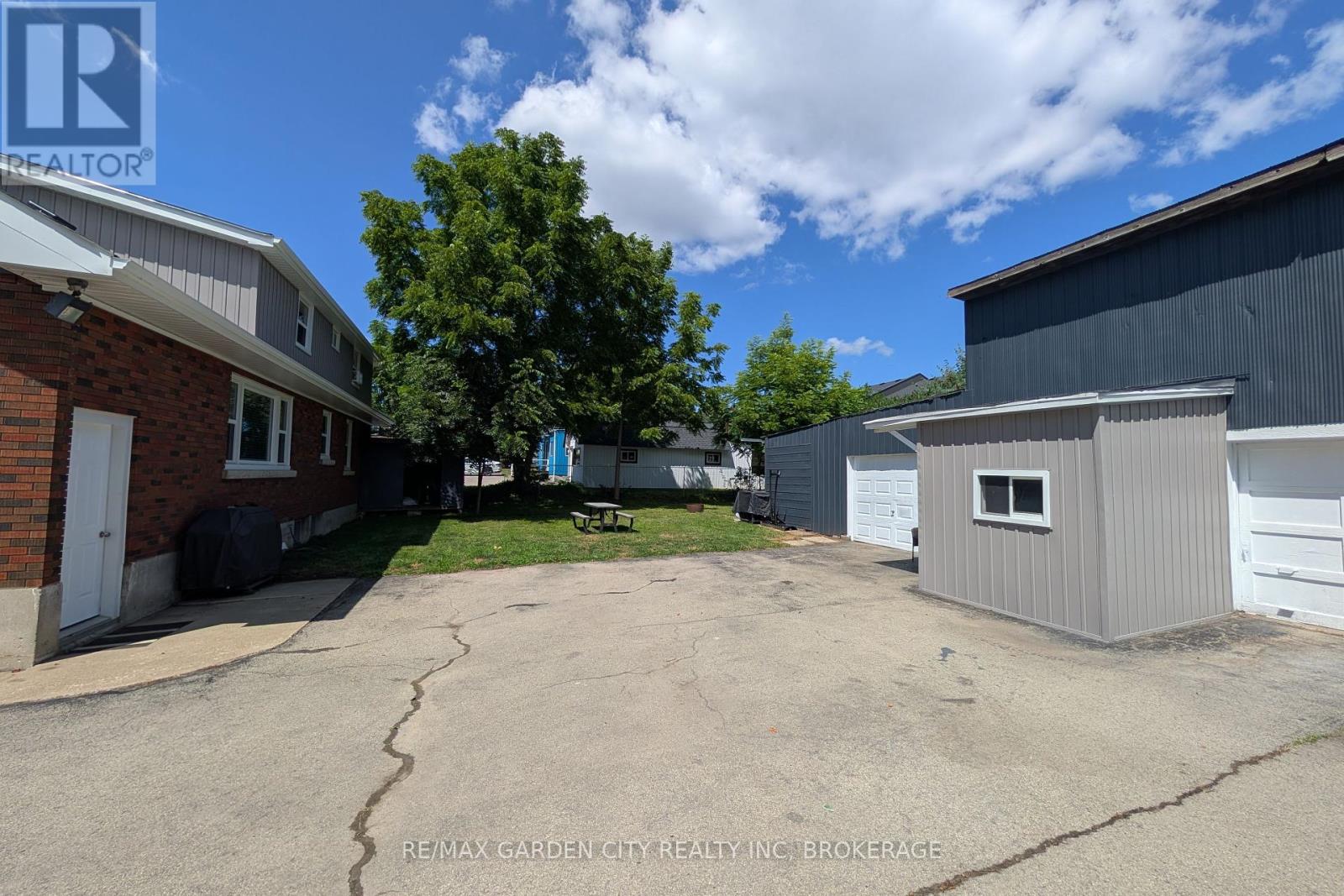 222 Ridgeway Road, Fort Erie (Crystal Beach), Ontario  L0S 1B0 - Photo 34 - X12296687