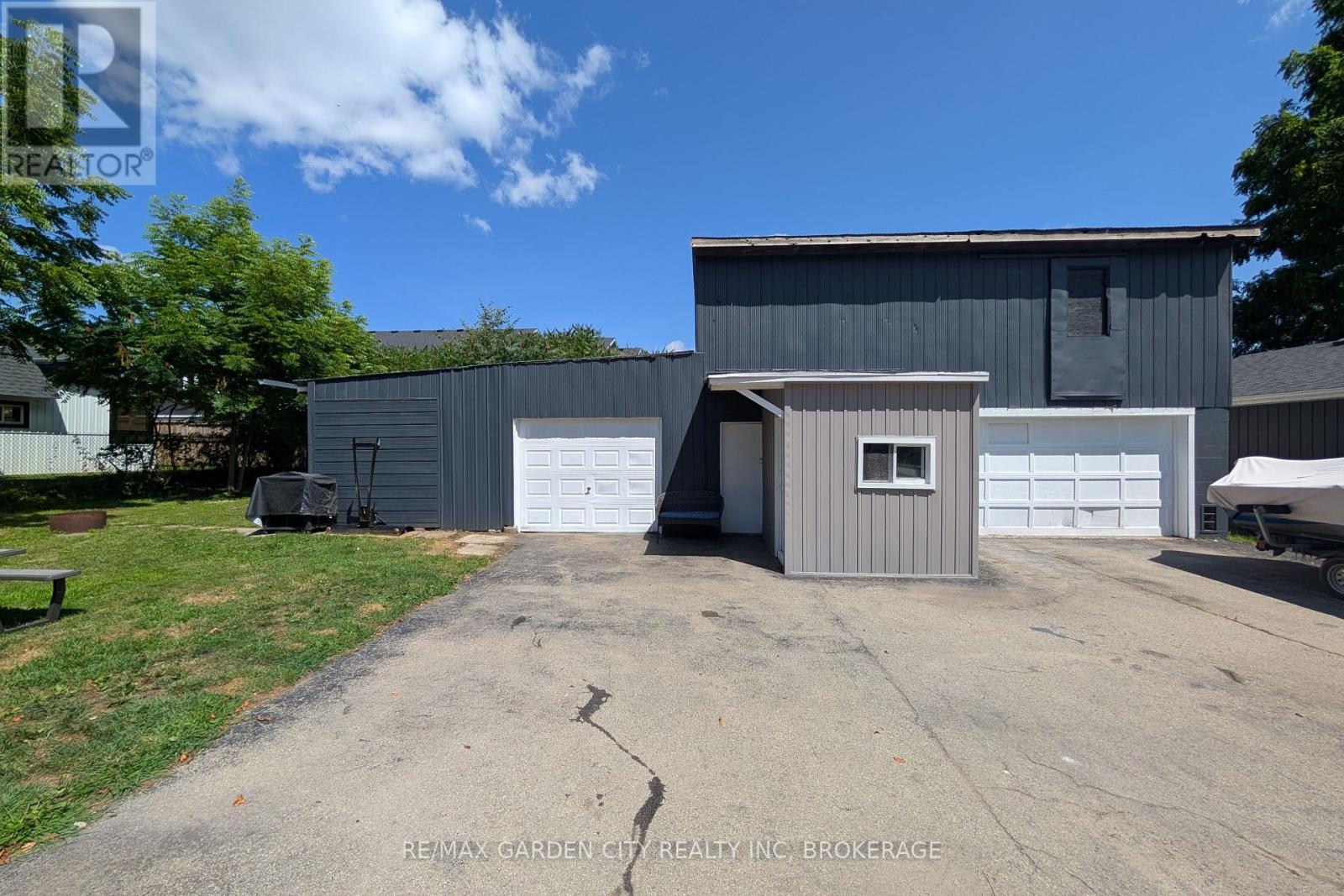 222 Ridgeway Road, Fort Erie (Crystal Beach), Ontario  L0S 1B0 - Photo 35 - X12296687