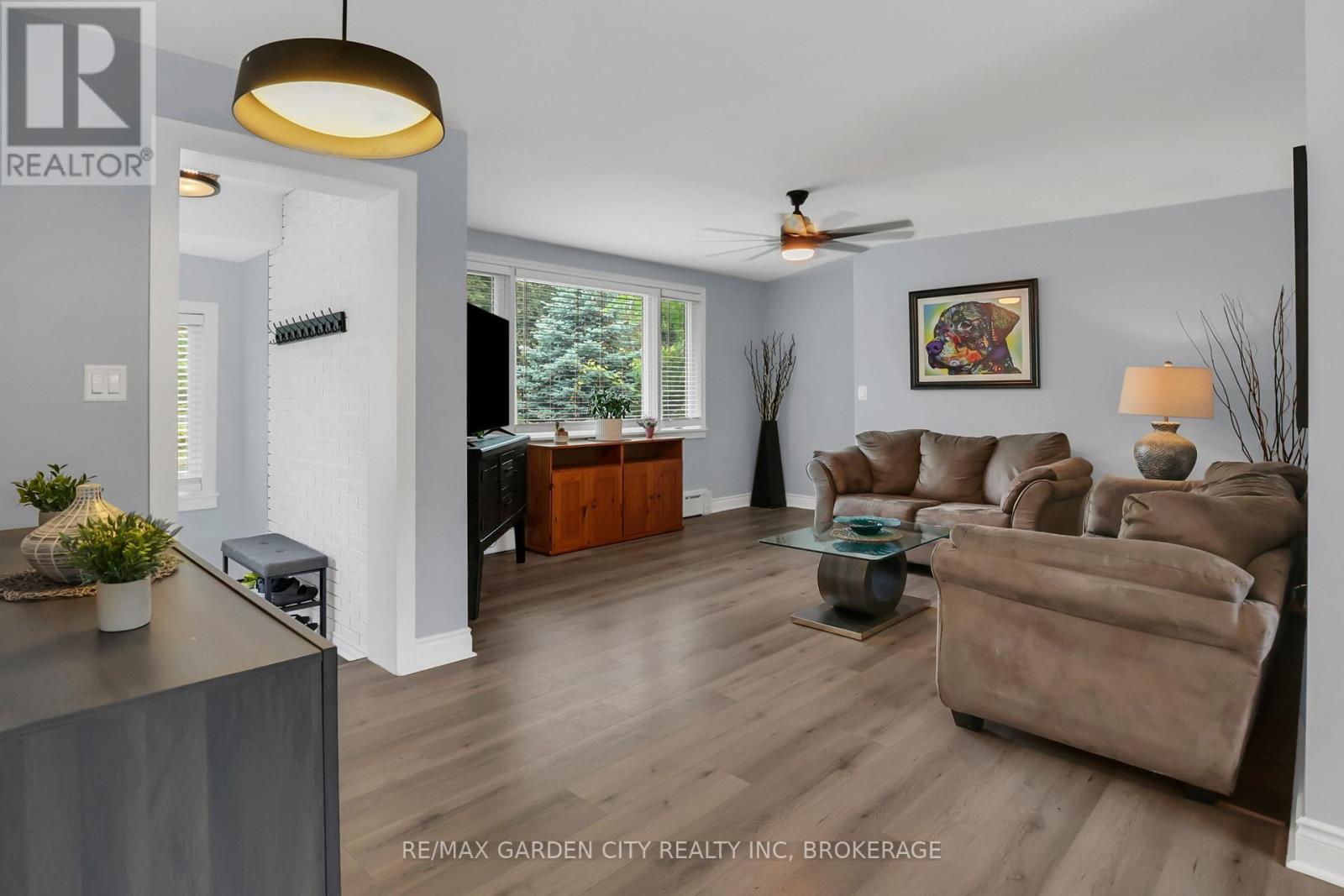 222 Ridgeway Road, Fort Erie (Crystal Beach), Ontario  L0S 1B0 - Photo 5 - X12296687